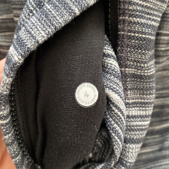 Lululemon Hooded Define Jacket - Picture 4 of 6